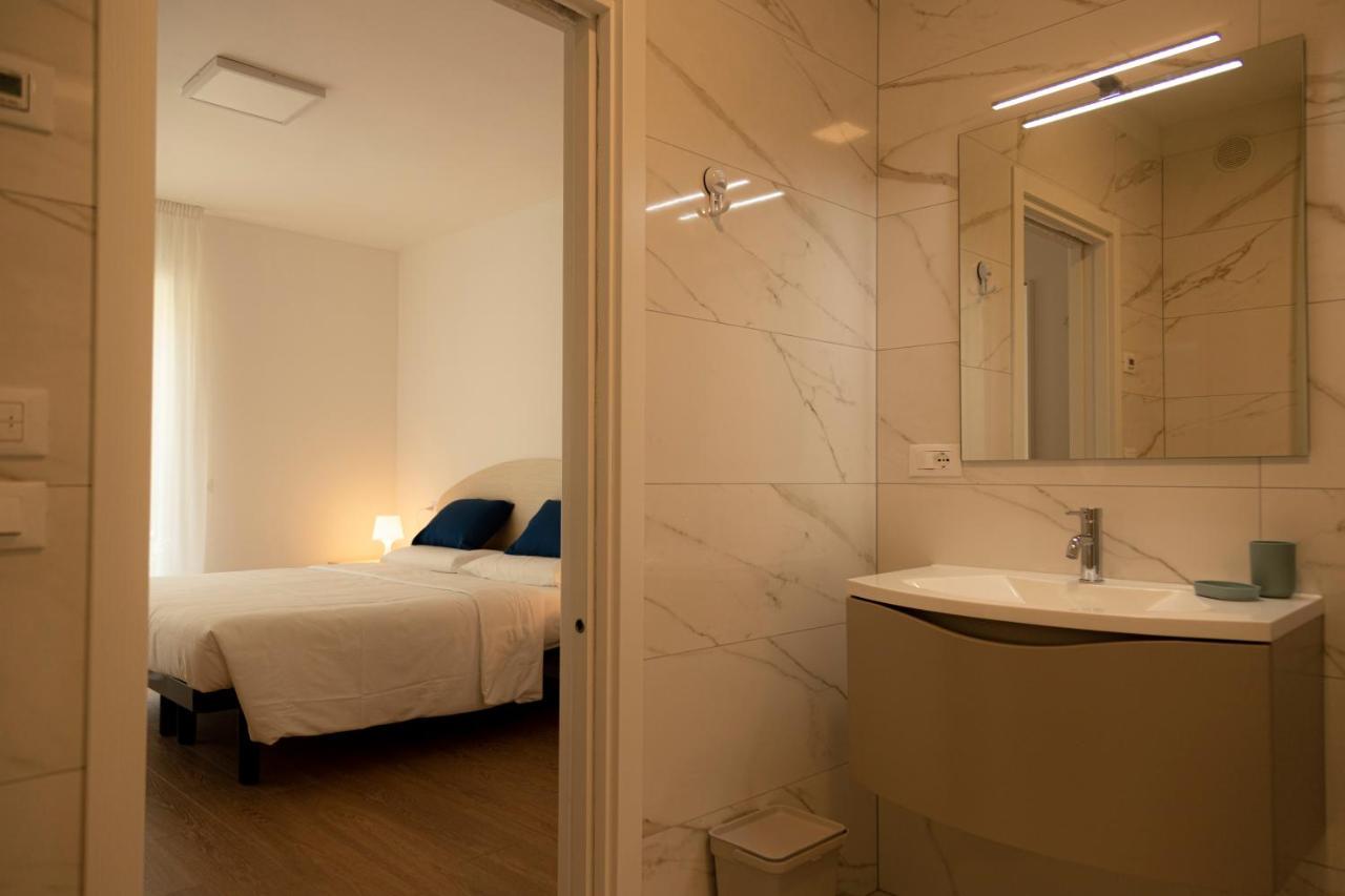 Holiday Apartments Giulia - Blue เปียตรามูราตา ภายนอก รูปภาพ